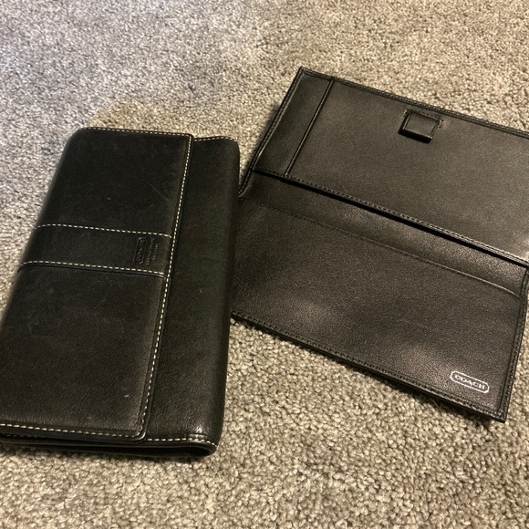 Coach Vintage Black Leather Wallet - Picture 2 of 10